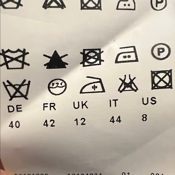 Hugo Boss Classic Black Pencil Skirt - Picture 5 of 7